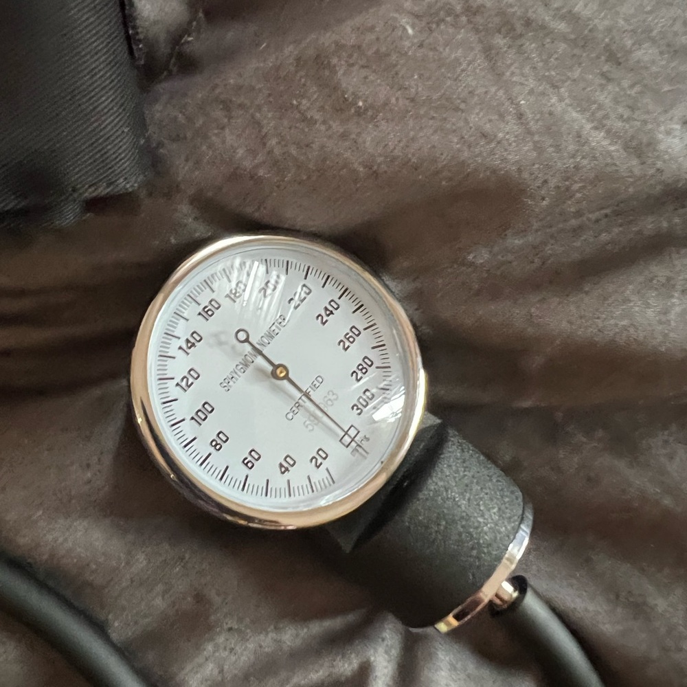 New Blood Pressure Reader 👩🏻‍⚕️👨‍⚕️